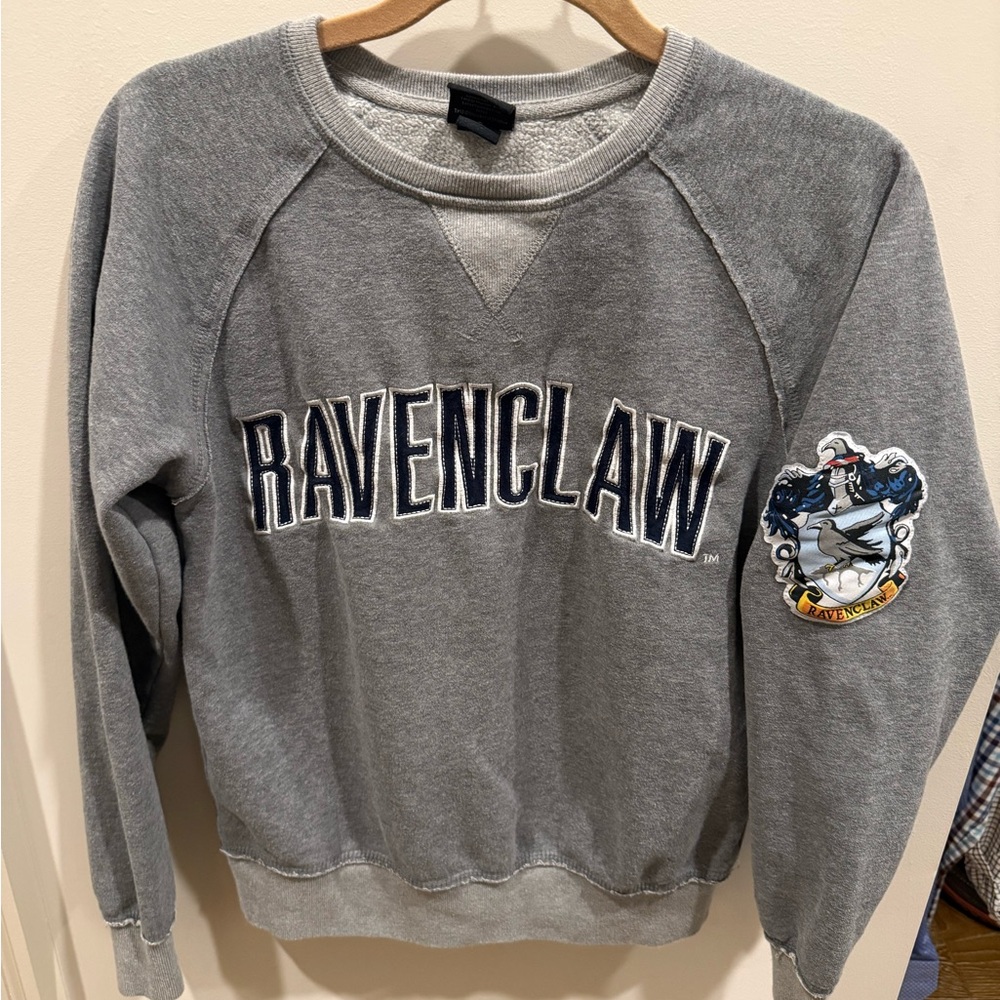 Warner Bros. Ravenclaw Crest Gray Crewneck Sweatshirt